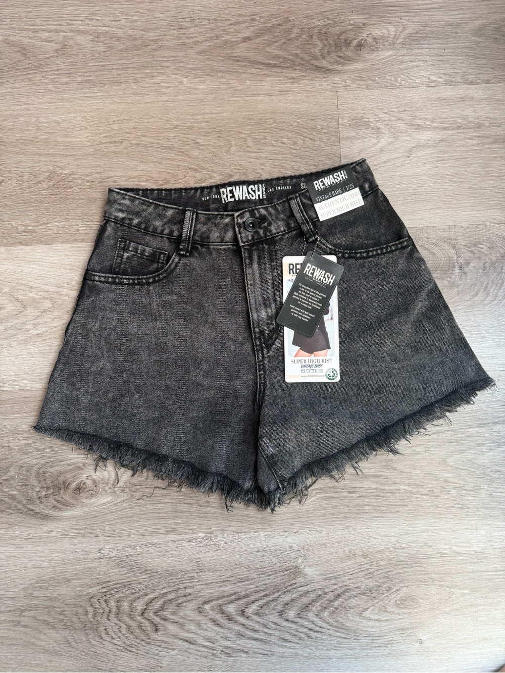 Rewash Vintage Babe Black Super High Rise Denim Shorts Size 1/25 NWT